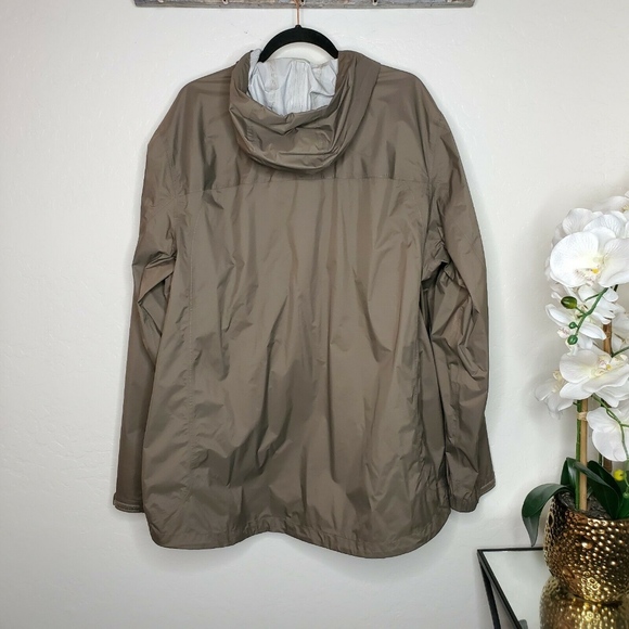 LL Bean Trail Model Rain Jacket Full Zip Trail - Picture 3 of 6